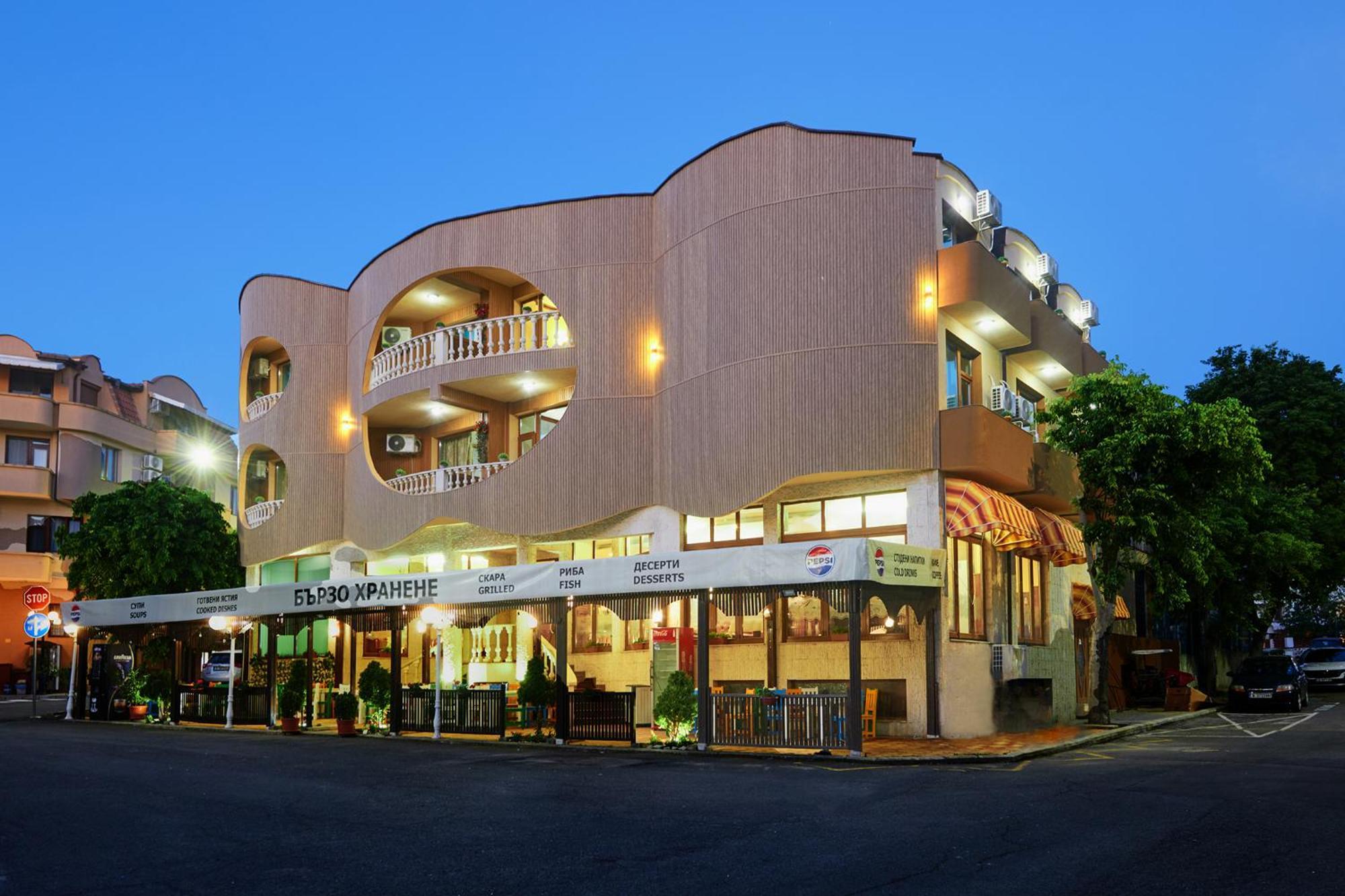 Hotel Manz 2 Поморие Экстерьер фото